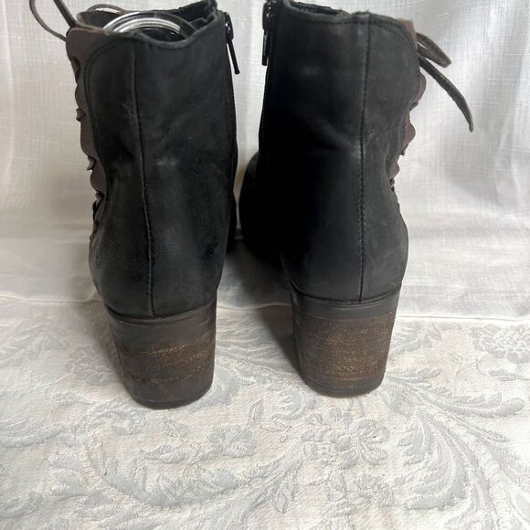 Maurices Brown Country Casual Cool Lace Up Side Heeled Black Bootie Size 8M - Picture 8 of 8